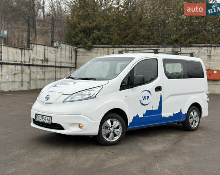 Белый Ниссан e-NV200, объемом двигателя 0 л и пробегом 50 тыс. км за 17899 $, фото 3 на Automoto.ua