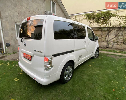 Белый Ниссан e-NV200, объемом двигателя 0 л и пробегом 47 тыс. км за 17888 $, фото 3 на Automoto.ua