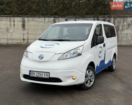 Белый Ниссан e-NV200, объемом двигателя 0 л и пробегом 50 тыс. км за 17899 $, фото 4 на Automoto.ua