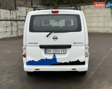 Белый Ниссан e-NV200, объемом двигателя 0 л и пробегом 50 тыс. км за 17899 $, фото 13 на Automoto.ua