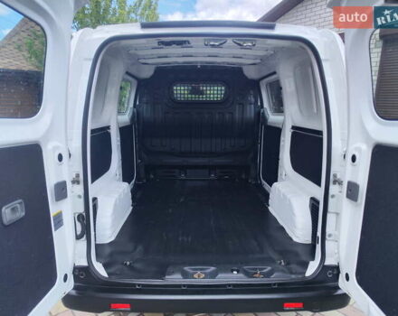 Белый Ниссан e-NV200, объемом двигателя 0 л и пробегом 99 тыс. км за 13900 $, фото 11 на Automoto.ua