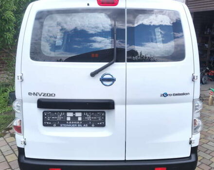 Белый Ниссан e-NV200, объемом двигателя 0 л и пробегом 99 тыс. км за 13900 $, фото 3 на Automoto.ua