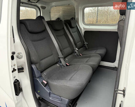 Белый Ниссан e-NV200, объемом двигателя 0 л и пробегом 50 тыс. км за 17899 $, фото 31 на Automoto.ua