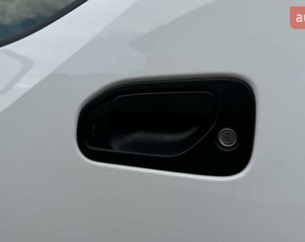 Белый Ниссан e-NV200, объемом двигателя 0 л и пробегом 80 тыс. км за 13500 $, фото 11 на Automoto.ua
