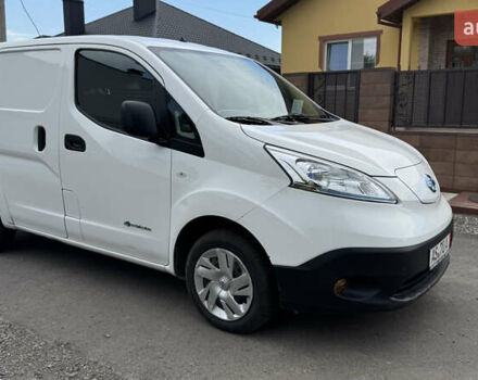 Белый Ниссан e-NV200, объемом двигателя 0 л и пробегом 80 тыс. км за 13500 $, фото 3 на Automoto.ua