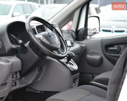 Белый Ниссан e-NV200, объемом двигателя 0 л и пробегом 90 тыс. км за 12999 $, фото 17 на Automoto.ua