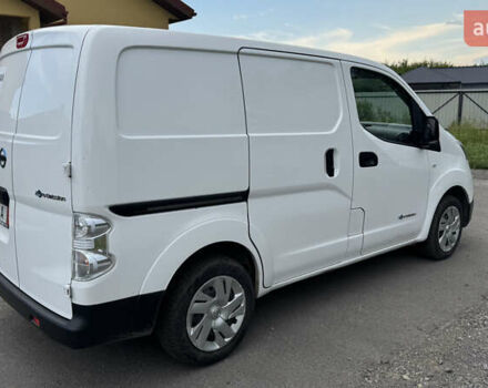 Белый Ниссан e-NV200, объемом двигателя 0 л и пробегом 80 тыс. км за 13500 $, фото 5 на Automoto.ua