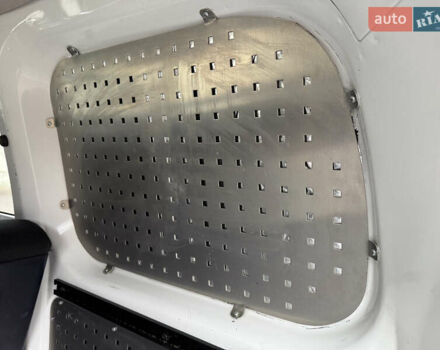 Белый Ниссан e-NV200, объемом двигателя 0 л и пробегом 50 тыс. км за 17899 $, фото 39 на Automoto.ua