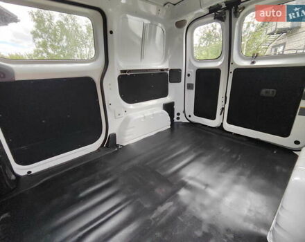 Белый Ниссан e-NV200, объемом двигателя 0 л и пробегом 99 тыс. км за 13900 $, фото 10 на Automoto.ua