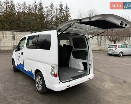 Белый Ниссан e-NV200, объемом двигателя 0 л и пробегом 50 тыс. км за 17899 $, фото 42 на Automoto.ua