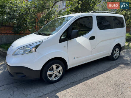 Белый Ниссан e-NV200, объемом двигателя 0 л и пробегом 88 тыс. км за 10800 $, фото 1 на Automoto.ua