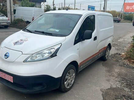 Белый Ниссан e-NV200, объемом двигателя 0 л и пробегом 158 тыс. км за 8500 $, фото 1 на Automoto.ua