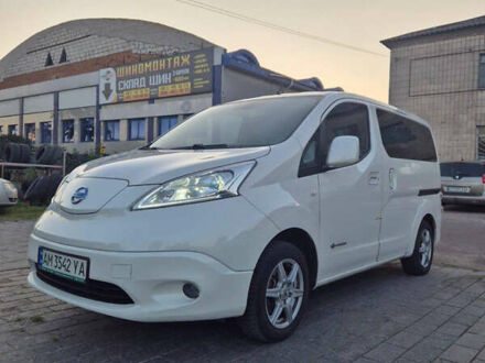 Ниссан e-NV200 2014 в Житомире на Automoto.ua Белый Ниссан e-NV200, объемом двигателя 0 л и пробегом 124 тыс. км за 15700 $, фото 1 на Automoto.ua