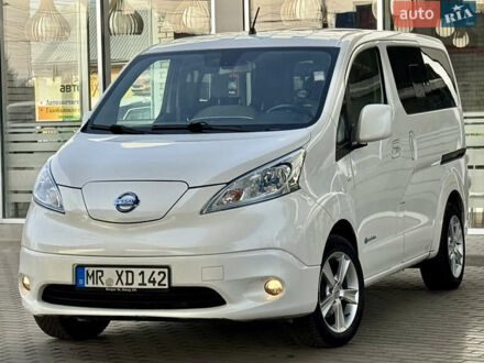 Ніссан e-NV200 2015 у Житомирі на Automoto.ua Білий Ніссан e-NV200, об'ємом двигуна 0 л та пробігом 100 тис. км за 10199 $, фото 1 на Automoto.ua