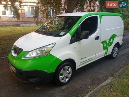 Белый Ниссан e-NV200, объемом двигателя 0 л и пробегом 133 тыс. км за 7400 $, фото 1 на Automoto.ua