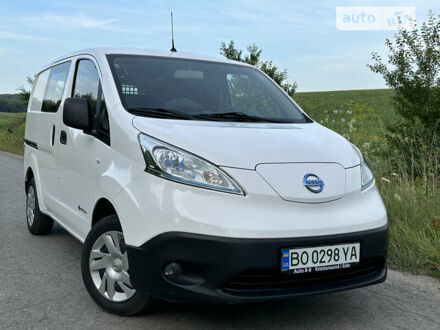 Білий Ніссан e-NV200, об'ємом двигуна 0 л та пробігом 78 тис. км за 12000 $, фото 1 на Automoto.ua