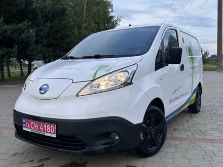 Белый Ниссан e-NV200, объемом двигателя 0 л и пробегом 29 тыс. км за 10849 $, фото 1 на Automoto.ua