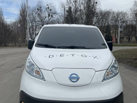 Ніссан e-NV200 2018 у Полтаві на Automoto.ua Білий Ніссан e-NV200, об'ємом двигуна 0 л та пробігом 170 тис. км за 13000 $, фото 1 на Automoto.ua