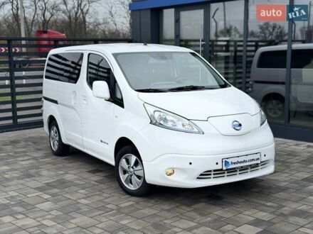 Белый Ниссан e-NV200, объемом двигателя 0 л и пробегом 125 тыс. км за 15900 $, фото 1 на Automoto.ua