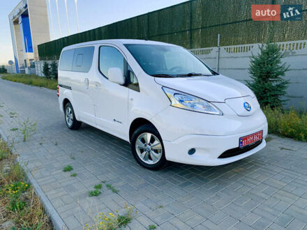 Белый Ниссан e-NV200, объемом двигателя 0 л и пробегом 119 тыс. км за 15200 $, фото 1 на Automoto.ua
