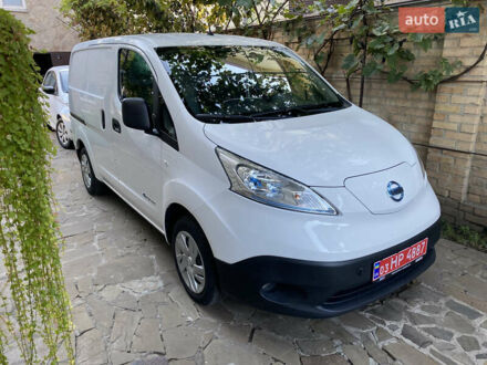 Белый Ниссан e-NV200, объемом двигателя 0 л и пробегом 39 тыс. км за 15500 $, фото 1 на Automoto.ua