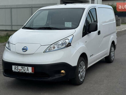 Белый Ниссан e-NV200, объемом двигателя 0 л и пробегом 80 тыс. км за 13500 $, фото 1 на Automoto.ua