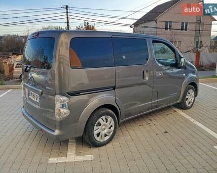 Бежевый Ниссан e-NV200, объемом двигателя 0 л и пробегом 133 тыс. км за 9400 $, фото 7 на Automoto.ua