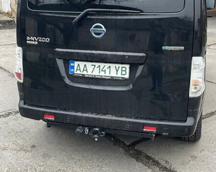 Черный Ниссан e-NV200, объемом двигателя 0 л и пробегом 197 тыс. км за 18000 $, фото 3 на Automoto.ua