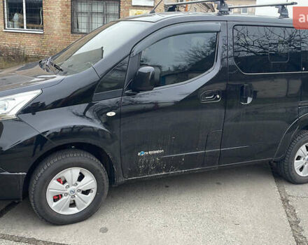 Черный Ниссан e-NV200, объемом двигателя 0 л и пробегом 197 тыс. км за 18000 $, фото 2 на Automoto.ua