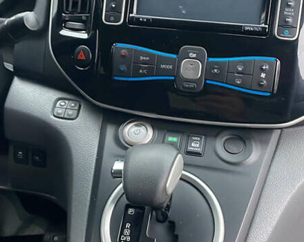 Черный Ниссан e-NV200, объемом двигателя 0 л и пробегом 197 тыс. км за 18000 $, фото 6 на Automoto.ua