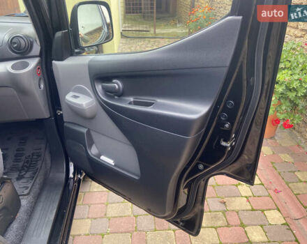 Черный Ниссан e-NV200, объемом двигателя 0 л и пробегом 48 тыс. км за 10850 $, фото 27 на Automoto.ua