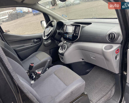 Черный Ниссан e-NV200, объемом двигателя 0 л и пробегом 48 тыс. км за 10500 $, фото 38 на Automoto.ua