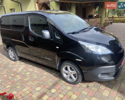 Черный Ниссан e-NV200, объемом двигателя 0 л и пробегом 48 тыс. км за 10850 $, фото 2 на Automoto.ua