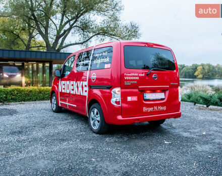 Червоний Ніссан e-NV200, об'ємом двигуна 0 л та пробігом 29 тис. км за 17400 $, фото 10 на Automoto.ua