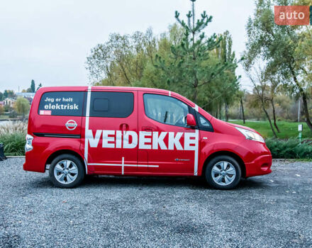 Червоний Ніссан e-NV200, об'ємом двигуна 0 л та пробігом 29 тис. км за 17400 $, фото 4 на Automoto.ua