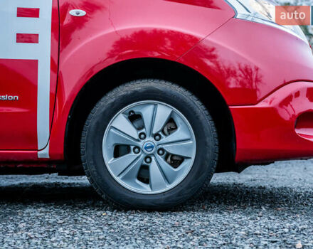 Червоний Ніссан e-NV200, об'ємом двигуна 0 л та пробігом 29 тис. км за 17400 $, фото 15 на Automoto.ua