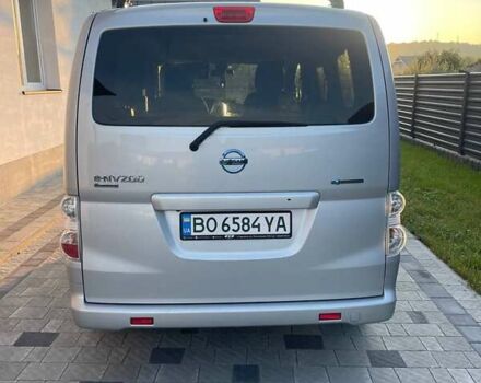 Серый Ниссан e-NV200, объемом двигателя 0 л и пробегом 90 тыс. км за 16200 $, фото 2 на Automoto.ua