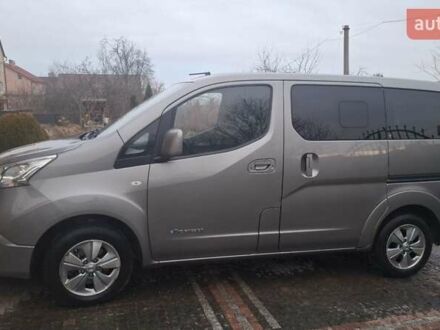 Серый Ниссан e-NV200, объемом двигателя 0 л и пробегом 93 тыс. км за 9300 $, фото 1 на Automoto.ua