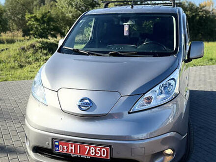 Серый Ниссан e-NV200, объемом двигателя 0 л и пробегом 102 тыс. км за 9300 $, фото 1 на Automoto.ua