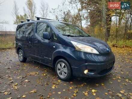 Синий Ниссан e-NV200, объемом двигателя 0 л и пробегом 122 тыс. км за 10400 $, фото 1 на Automoto.ua