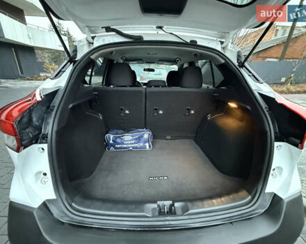 Белый Ниссан Kicks, объемом двигателя 1.6 л и пробегом 90 тыс. км за 13700 $, фото 14 на Automoto.ua