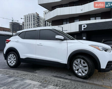 Белый Ниссан Kicks, объемом двигателя 1.6 л и пробегом 90 тыс. км за 13700 $, фото 16 на Automoto.ua