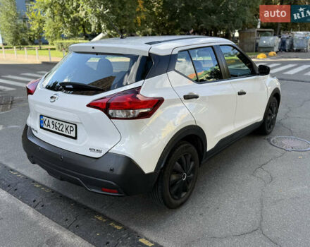 Белый Ниссан Kicks, объемом двигателя 1.6 л и пробегом 112 тыс. км за 12999 $, фото 6 на Automoto.ua