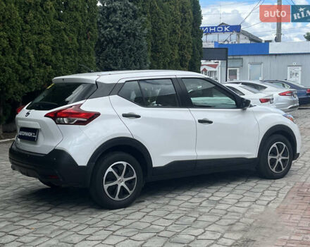Белый Ниссан Kicks, объемом двигателя 1.6 л и пробегом 32 тыс. км за 14900 $, фото 3 на Automoto.ua