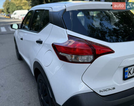 Белый Ниссан Kicks, объемом двигателя 1.6 л и пробегом 112 тыс. км за 12999 $, фото 8 на Automoto.ua