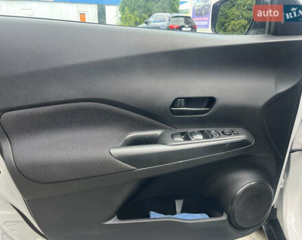 Белый Ниссан Kicks, объемом двигателя 1.6 л и пробегом 32 тыс. км за 14900 $, фото 10 на Automoto.ua