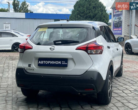 Белый Ниссан Kicks, объемом двигателя 1.6 л и пробегом 32 тыс. км за 14900 $, фото 4 на Automoto.ua