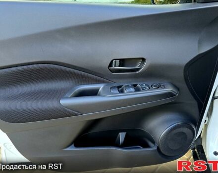 Белый Ниссан Kicks, объемом двигателя 1.6 л и пробегом 77 тыс. км за 15999 $, фото 8 на Automoto.ua