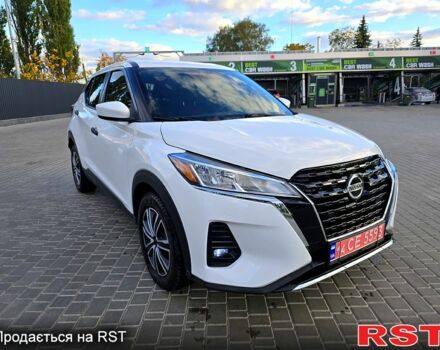 Белый Ниссан Kicks, объемом двигателя 1.6 л и пробегом 77 тыс. км за 15999 $, фото 2 на Automoto.ua