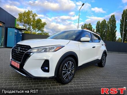 Белый Ниссан Kicks, объемом двигателя 1.6 л и пробегом 77 тыс. км за 15999 $, фото 1 на Automoto.ua